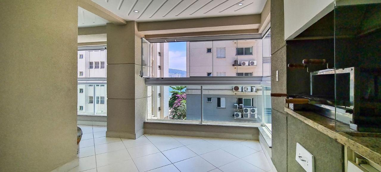 Apto Com Garagem E Lavanderia Em Frente A