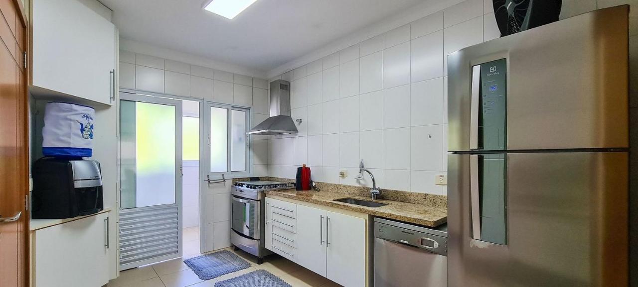 Apto Com Garagem E Lavanderia Em Frente A